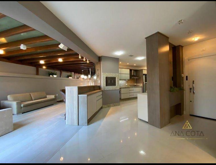 Apartamento no Bairro Vila Nova em Blumenau com 3 Dormitórios (3 suítes) e 308 m² - AP0475