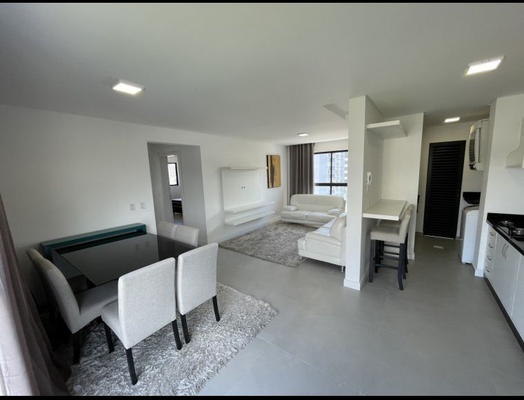 Apartamento no Bairro Vila Nova em Blumenau com 2 Dormitórios (1 suíte) - 3900617