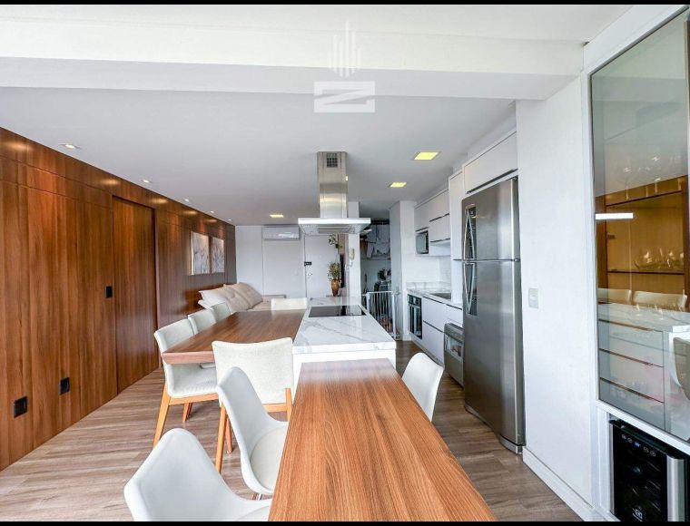 Apartamento no Bairro Vila Nova em Blumenau com 3 Dormitórios (1 suíte) e 82 m² - 8736
