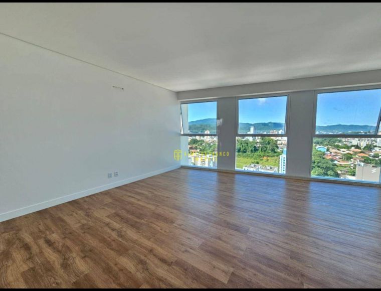 Apartamento no Bairro Vila Nova em Blumenau com 3 Dormitórios (3 suítes) e 125 m² - AP0030