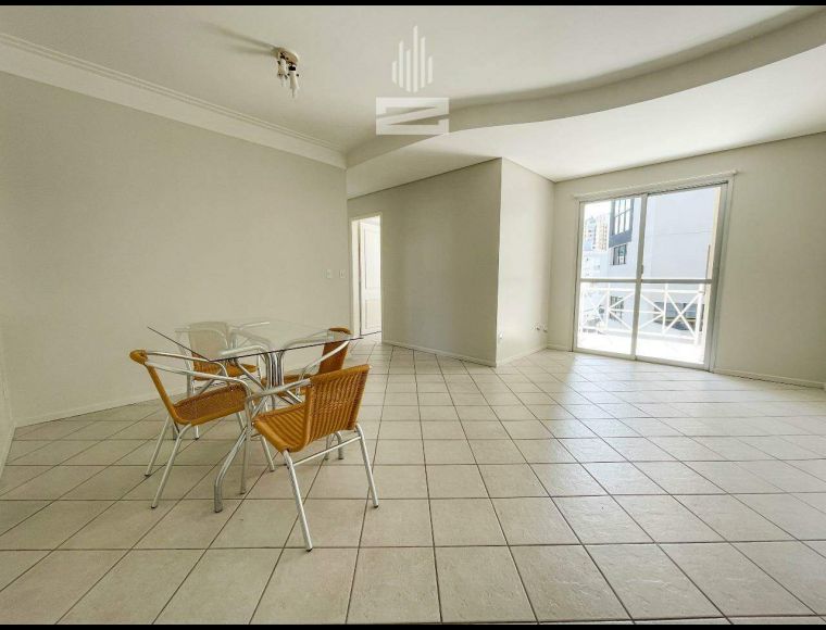 Apartamento no Bairro Vila Nova em Blumenau com 3 Dormitórios (1 suíte) e 91 m² - 9188