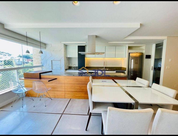 Apartamento no Bairro Vila Nova em Blumenau com 3 Dormitórios (2 suítes) e 120 m² - AP1628
