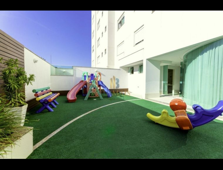Apartamento no Bairro Vila Nova em Blumenau com 3 Dormitórios (3 suítes) e 176 m² - 3070781