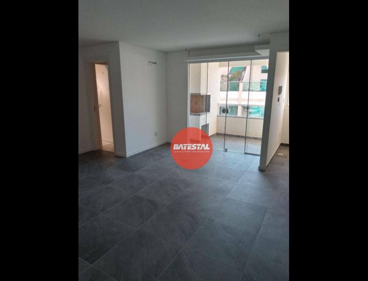 Apartamento no Bairro Vila Nova em Blumenau com 3 Dormitórios (3 suítes) e 81 m² - AP0013