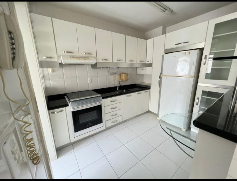 Apartamento no Bairro Vila Nova em Blumenau com 2 Dormitórios (1 suíte) e 77.1 m² - 3471629