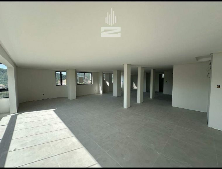 Apartamento no Bairro Vorstadt em Blumenau com 3 Dormitórios (3 suítes) e 260 m² - 8981
