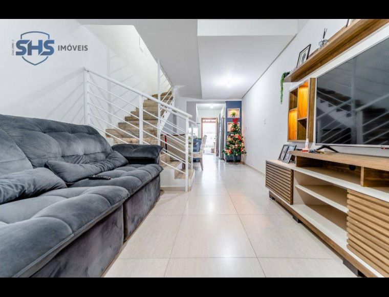 Casa no Bairro Água Verde em Blumenau com 2 Dormitórios e 75 m² - CA2019