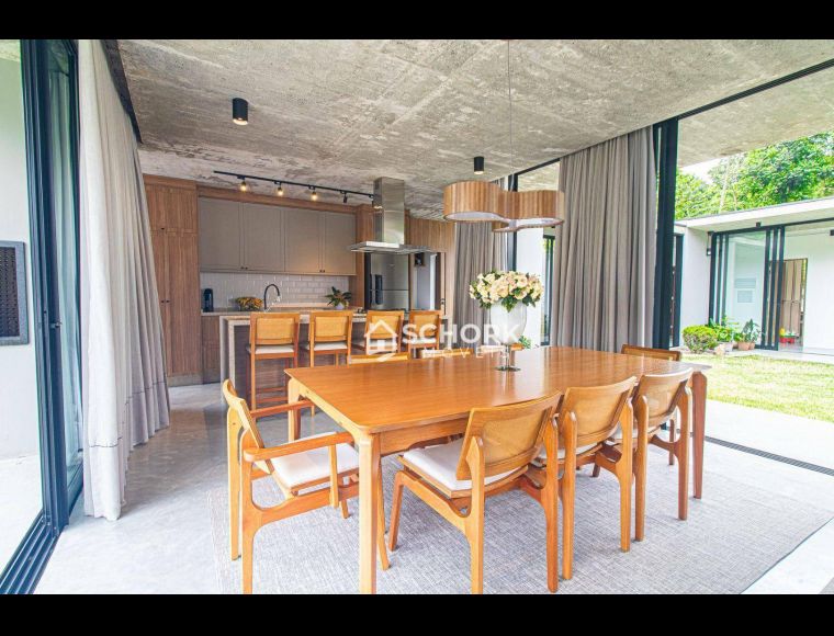 Casa no Bairro Água Verde em Blumenau com 3 Dormitórios (1 suíte) e 282 m² - CA1985