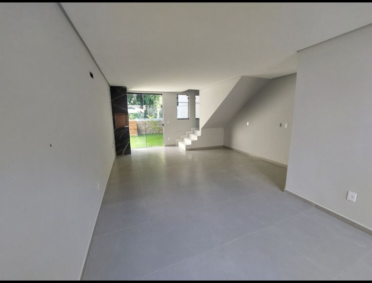 Casa no Bairro Água Verde em Blumenau com 2 Dormitórios (1 suíte) e 138 m² - 400