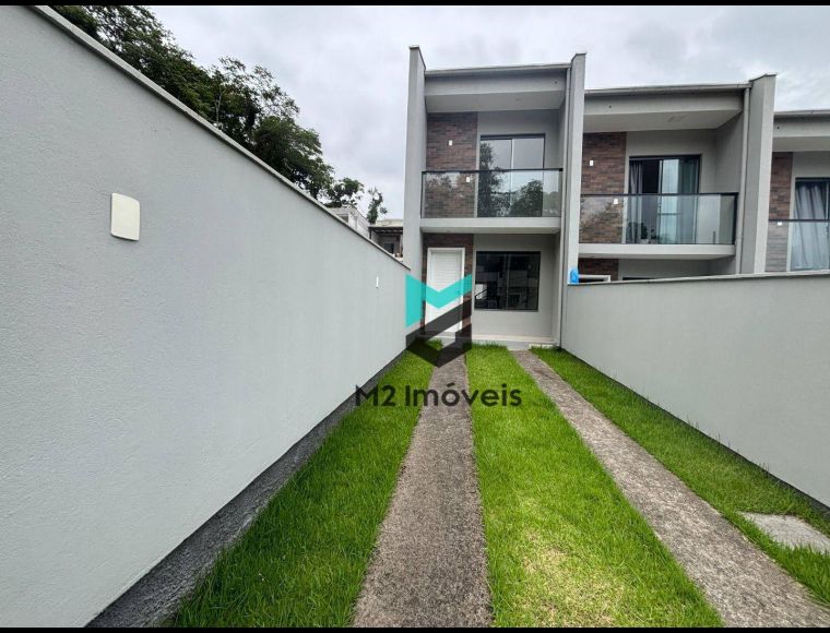 Casa no Bairro Água Verde em Blumenau com 2 Dormitórios e 75 m² - CA0368