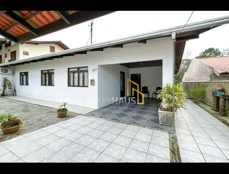 Casa no Bairro Badenfurt em Blumenau com 4 Dormitórios (1 suíte) e 200 m² - CA0112