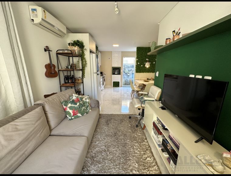Casa no Bairro Boa Vista em Blumenau com 2 Dormitórios e 72 m² - 3690579
