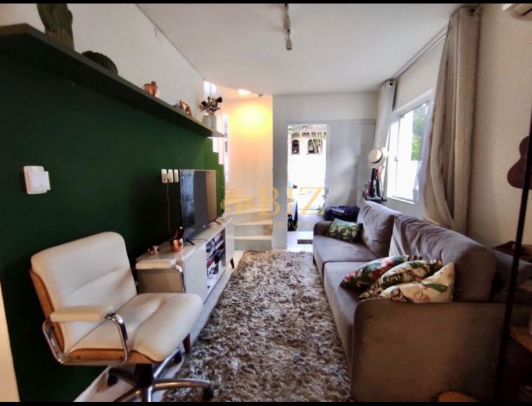 Casa no Bairro Boa Vista em Blumenau com 2 Dormitórios e 72 m² - 0902