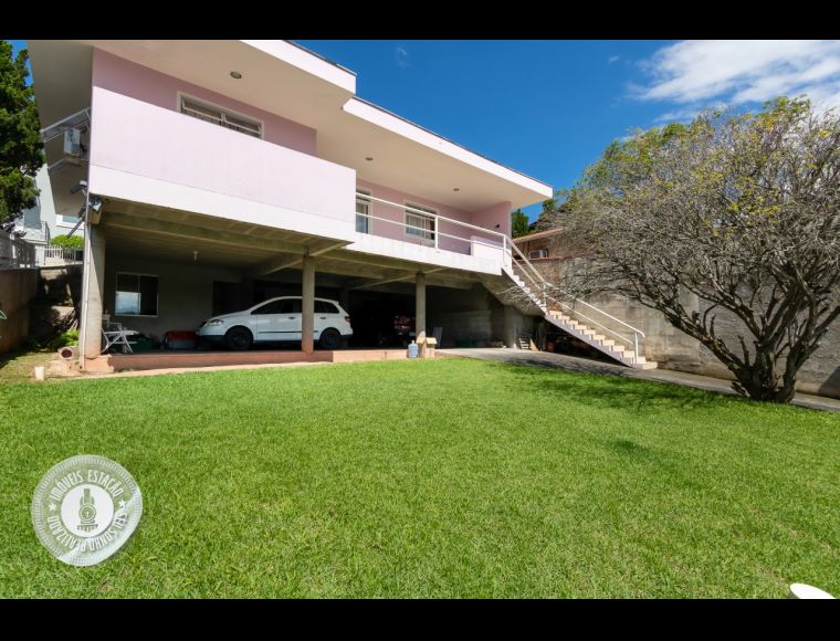 Casa no Bairro Escola Agrícola em Blumenau com 3 Dormitórios (1 suíte) e 274 m² - 737