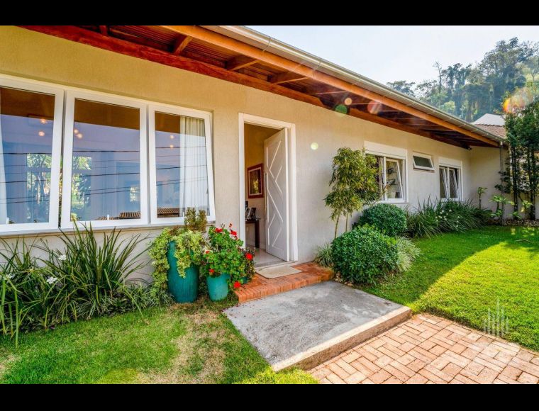 Casa no Bairro Escola Agrícola em Blumenau com 3 Dormitórios (1 suíte) e 186 m²