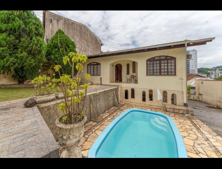 Casa no Bairro Escola Agrícola em Blumenau com 3 Dormitórios (2 suítes) e 200 m² - CA0219
