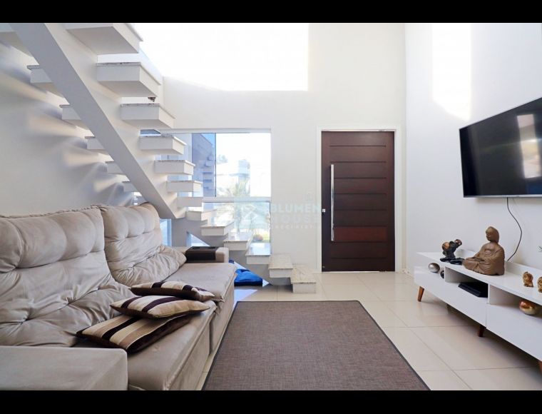 Casa no Bairro Fidelis em Blumenau com 3 Dormitórios (1 suíte) e 170 m² - 4191611