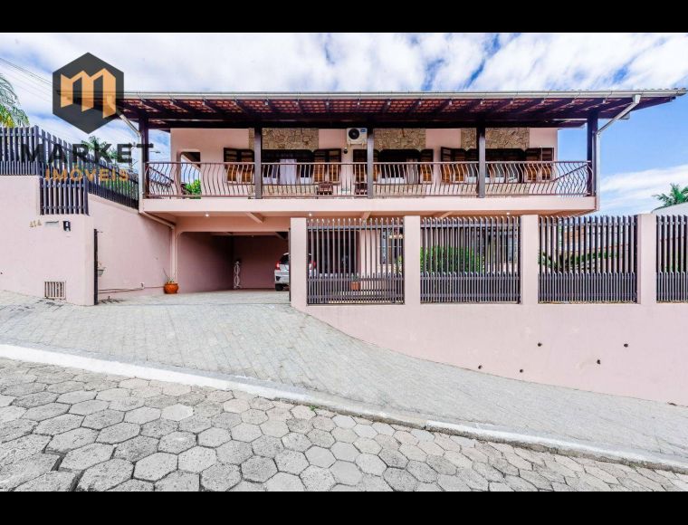 Casa no Bairro Fortaleza em Blumenau com 4 Dormitórios (1 suíte) e 274 m² - CA0019