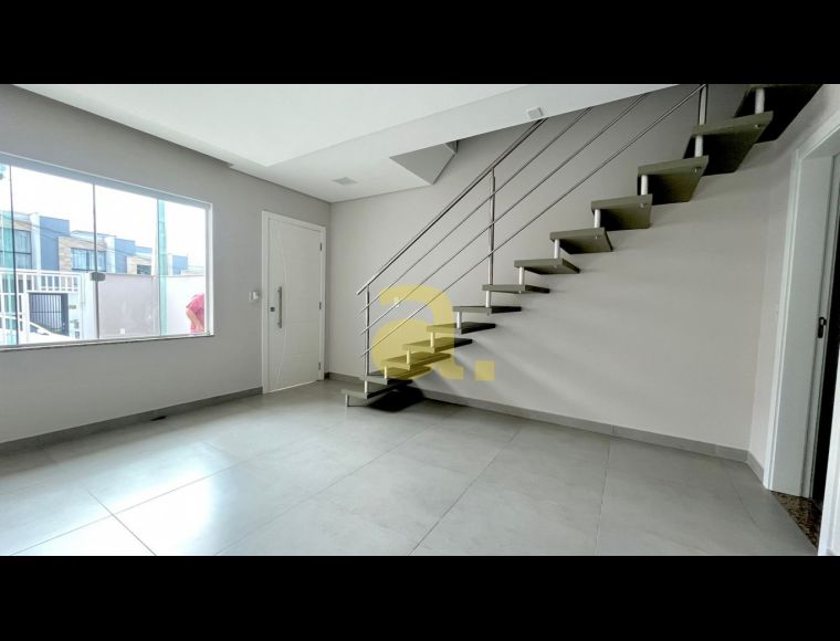 Casa no Bairro Fortaleza em Blumenau com 2 Dormitórios e 82 m² - 6004387