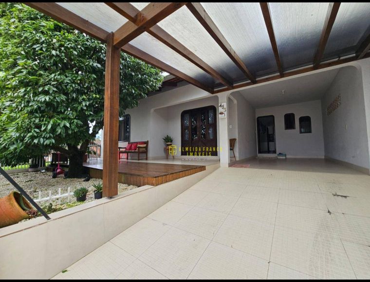 Casa no Bairro Fortaleza em Blumenau com 3 Dormitórios (1 suíte) e 200 m² - CA0007