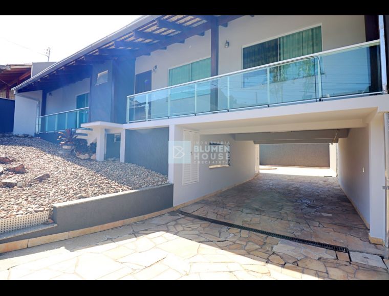 Casa no Bairro Fortaleza em Blumenau com 3 Dormitórios (1 suíte) e 140 m² - 4191747