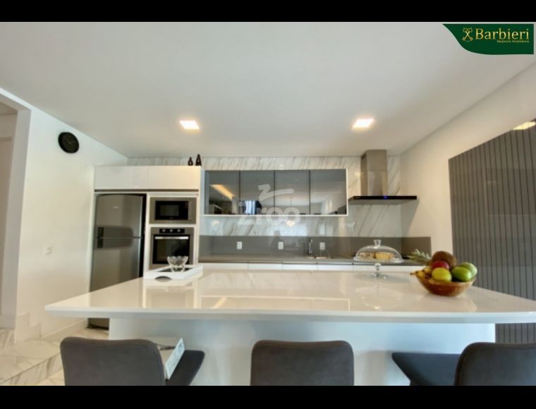 Casa no Bairro Fortaleza em Blumenau com 3 Dormitórios (3 suítes) e 320 m² - 5064071