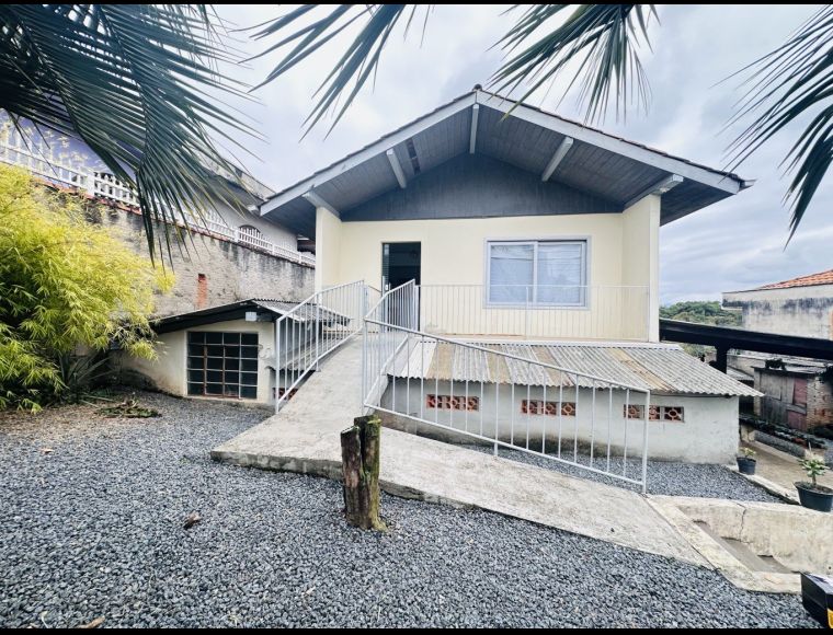 Casa no Bairro Fortaleza em Blumenau com 2 Dormitórios e 164 m²