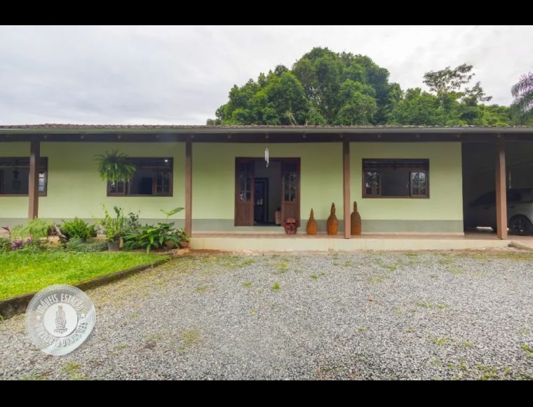 Casa no Bairro Fortaleza em Blumenau com 5 Dormitórios (1 suíte) e 182 m² - 2260