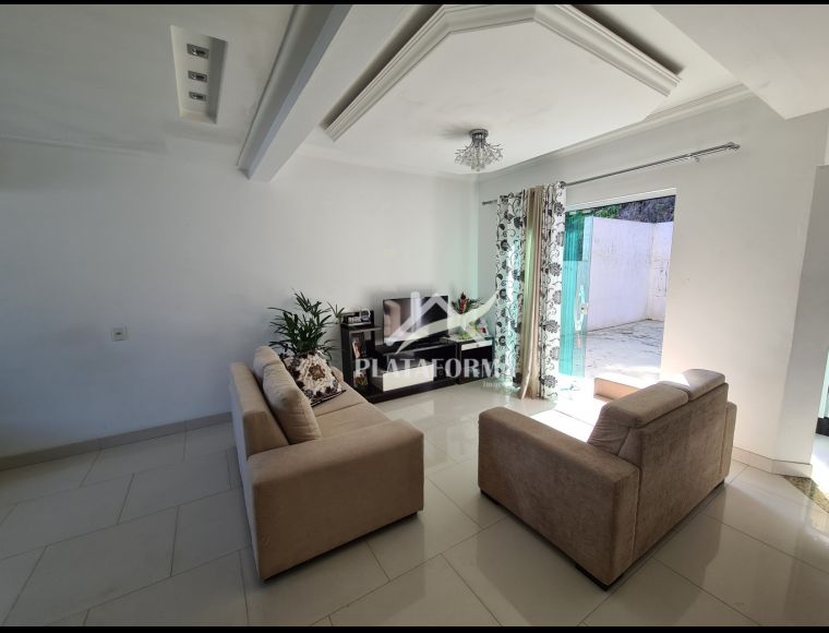Casa no Bairro Fortaleza Alta em Blumenau com 2 Dormitórios (1 suíte) e 116 m² - 3605