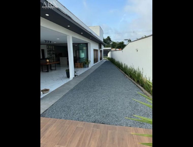Casa no Bairro Fortaleza Alta em Blumenau com 3 Dormitórios (1 suíte) e 350 m²