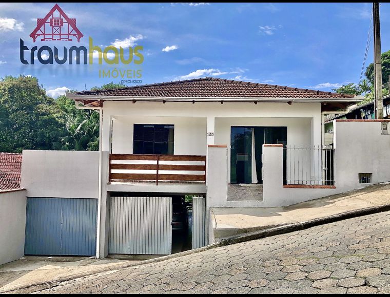 Casa no Bairro Fortaleza Alta em Blumenau com 3 Dormitórios (2 suítes) e 250 m² - CA2021