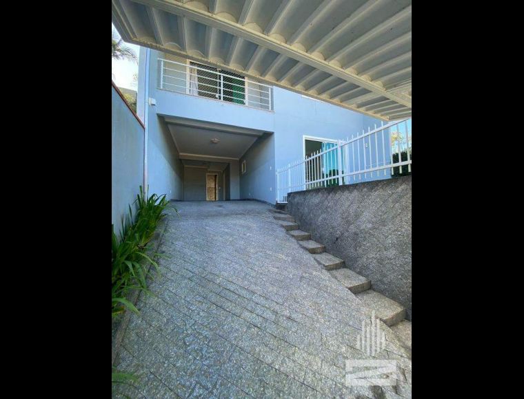 Casa no Bairro Garcia em Blumenau com 3 Dormitórios (1 suíte) e 162 m² - 6090