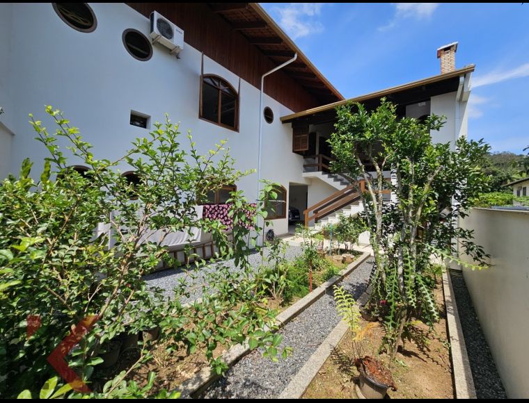 Casa no Bairro Garcia em Blumenau com 3 Dormitórios (1 suíte) e 383.43 m² - 6070283