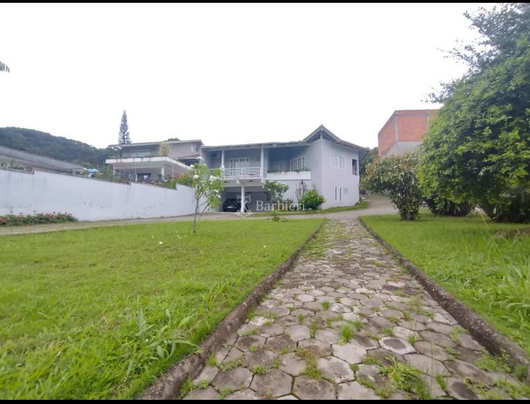 Casa no Bairro Garcia em Blumenau com 4 Dormitórios (1 suíte) e 246 m² - 3824790-L