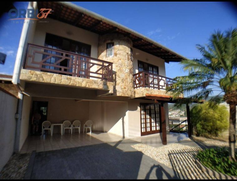 Casa no Bairro Garcia em Blumenau com 4 Dormitórios (1 suíte) e 311 m² - CA0307