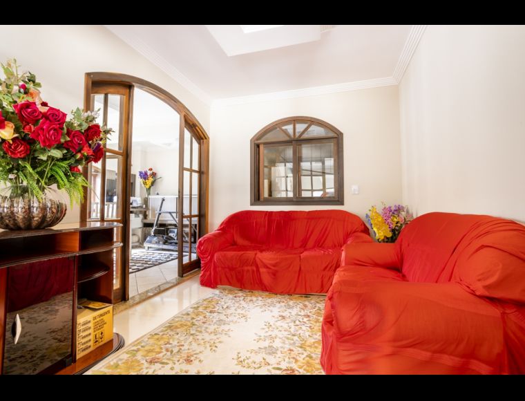 Casa no Bairro Garcia em Blumenau com 4 Dormitórios (2 suítes) e 400 m² - 3476745