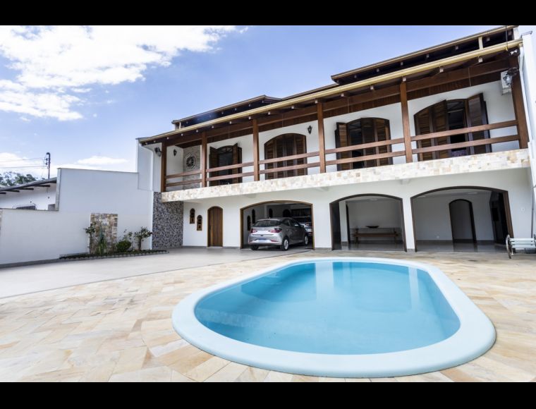 Casa no Bairro Garcia em Blumenau com 4 Dormitórios (2 suítes) e 400 m² - 3476745