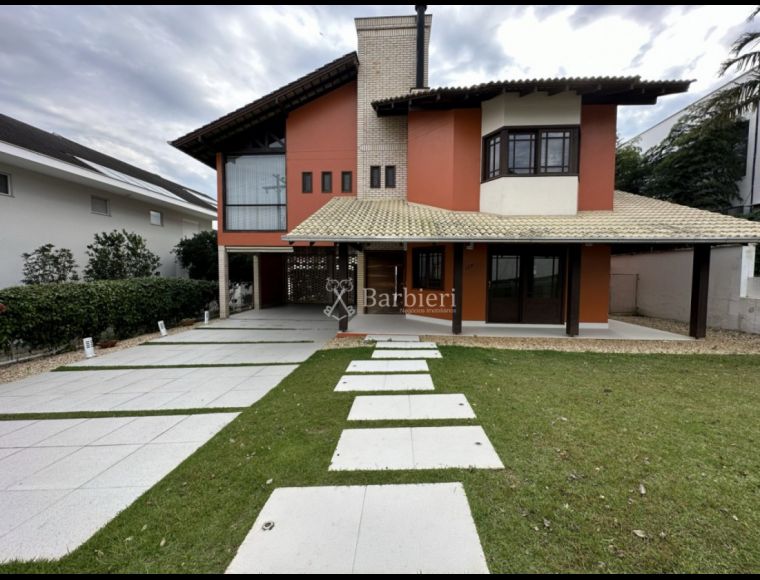 Casa no Bairro Itoupava Norte em Blumenau com 3 Dormitórios (3 suítes) e 350 m² - 3824454