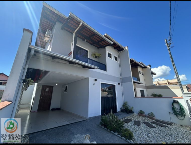 Casa no Bairro Itoupavazinha em Blumenau com 2 Dormitórios (1 suíte) e 89.24 m² - 2191