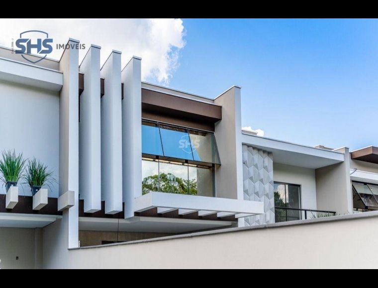 Casa no Bairro Ponta Aguda em Blumenau com 3 Dormitórios (3 suítes) e 140 m² - CA2227