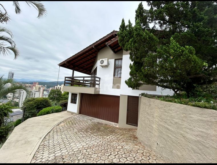 Casa no Bairro Ponta Aguda em Blumenau com 3 Dormitórios (1 suíte) e 200 m² - 5064169