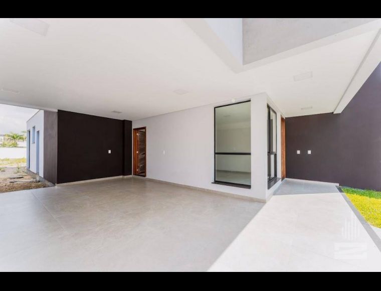 Casa no Bairro Ponta Aguda em Blumenau com 3 Dormitórios (3 suítes) e 204 m²