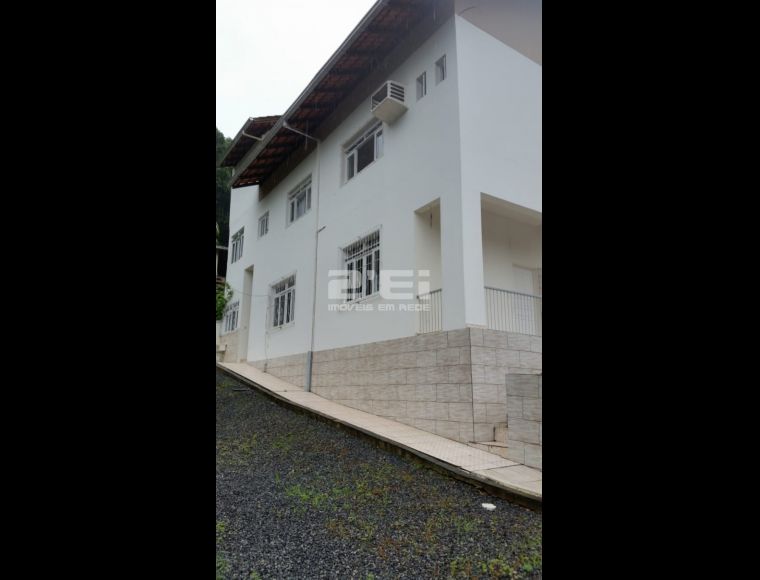 Casa no Bairro Ponta Aguda em Blumenau com 4 Dormitórios (1 suíte) e 227 m² - 3410941