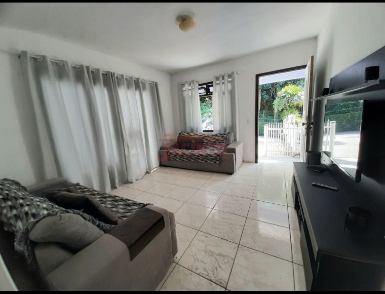 Casa no Bairro Progresso em Blumenau com 4 Dormitórios (1 suíte) e 280 m²