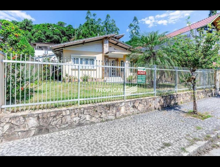 Casa no Bairro Ribeirão Fresco em Blumenau com 4 Dormitórios (1 suíte) e 250 m² - CA2112