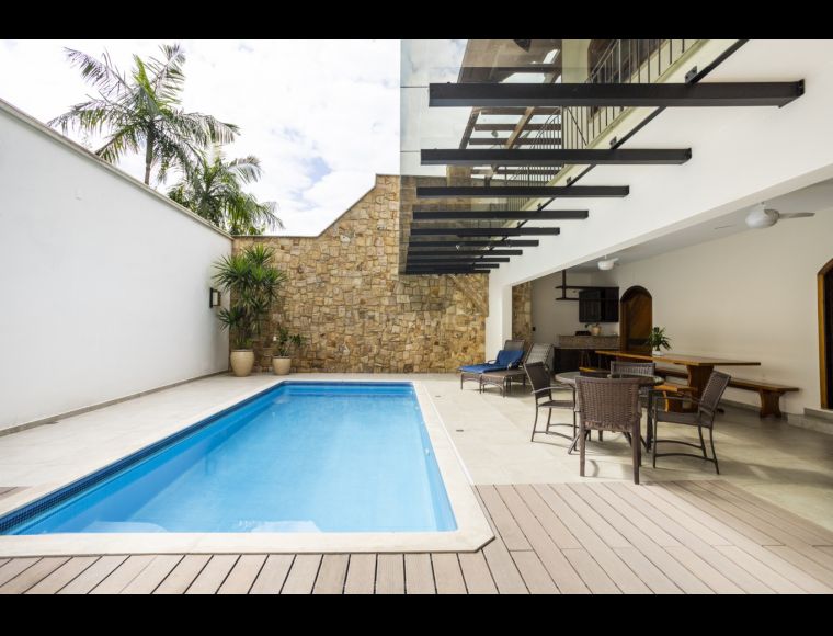 Casa no Bairro Valparaiso em Blumenau com 3 Dormitórios (1 suíte) e 650 m² - 3477503