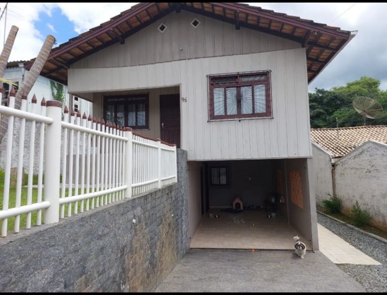 Casa no Bairro Valparaiso em Blumenau com 4 Dormitórios - 967