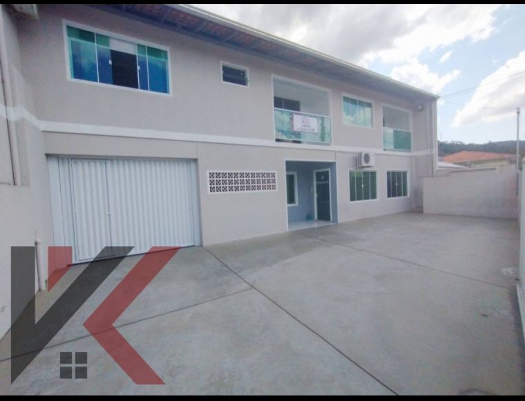 Casa no Bairro Valparaiso em Blumenau com 8 Dormitórios e 300 m² - 6070274