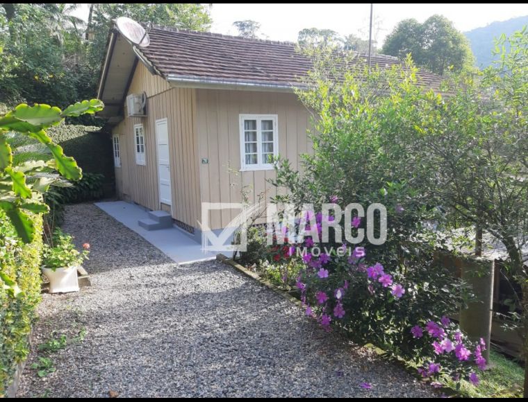 Casa no Bairro Valparaiso em Blumenau com 3 Dormitórios e 110 m² - 6688442