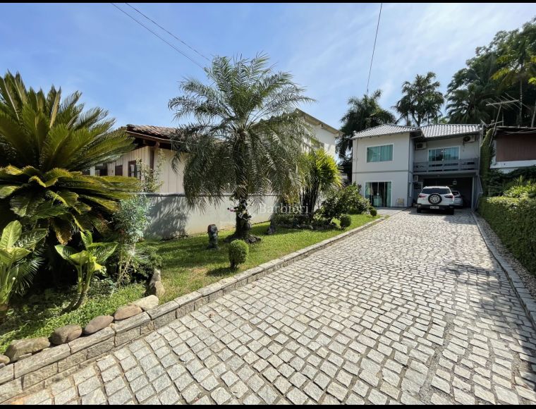 Casa no Bairro Valparaiso em Blumenau com 4 Dormitórios e 155 m² - 3824708
